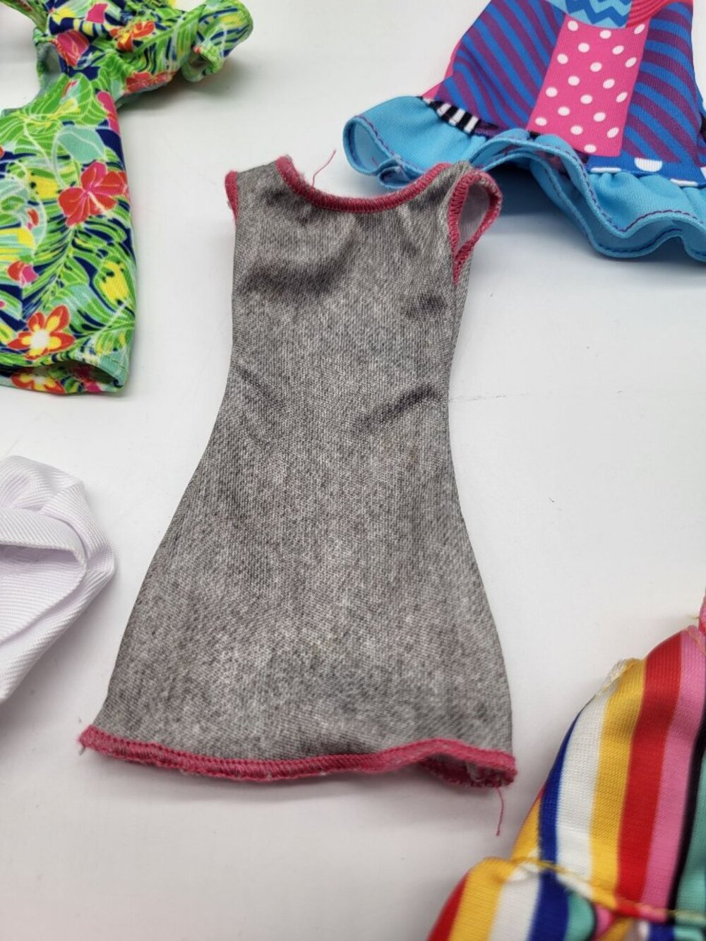 Barbie Fashion Doll Outfits Dresses Lot of 7 Summer Fashionista Baker Misc - Picture 4 of 9